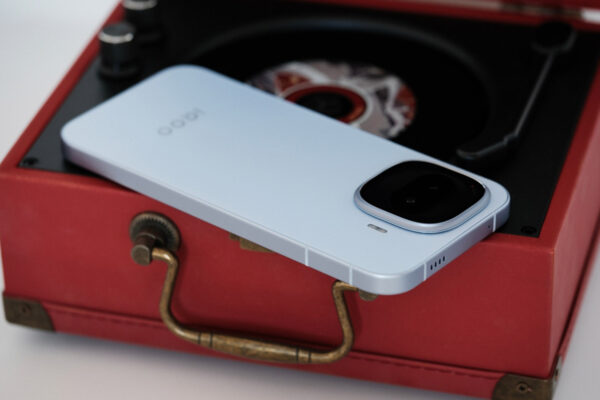 Vivo iQOO Z11 Turbo