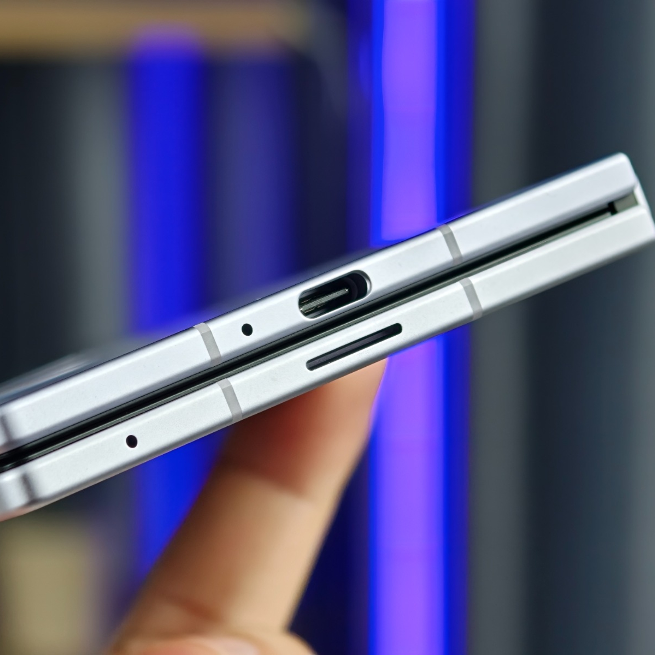 Samsung Galaxy Z Fold 8 6