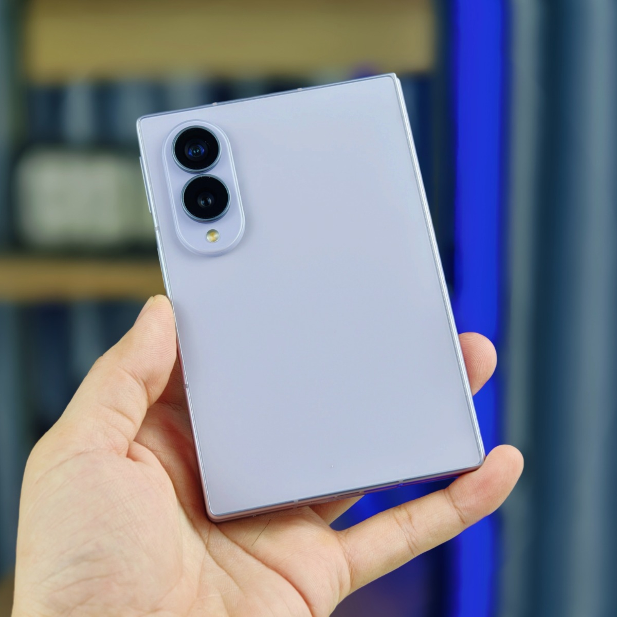Samsung Galaxy Z Fold 8 9